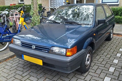 Deze Nissan Sunny brengt je terug naar 1987 - In het wild