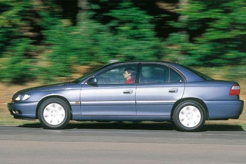 Opel Omega 2.2i-16V (2000)