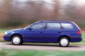 Toyota Avensis Wagon 1.6-16V Linea Terra