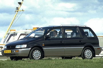Mitsubishi Space Wagon 2.0 GLXi