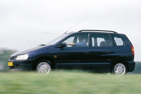 Mitsubishi Space Star 1.8 GDI GLX (1999)