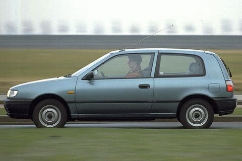 Test: Nissan Sunny 1.4 LX (1994)