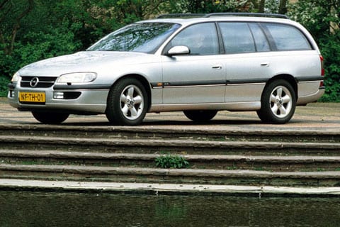 Opel Omega Stationwagon 2.5 TD MV6 (1997)