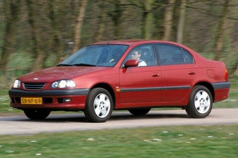 Toyota Avensis 2.0 16V Linea Sol (1999)