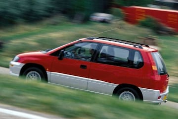 Mitsubishi Space Runner 2.0 GLX