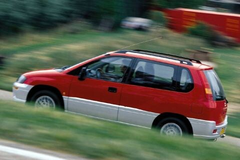 Mitsubishi Space Runner 2.0 GLXi (1999)