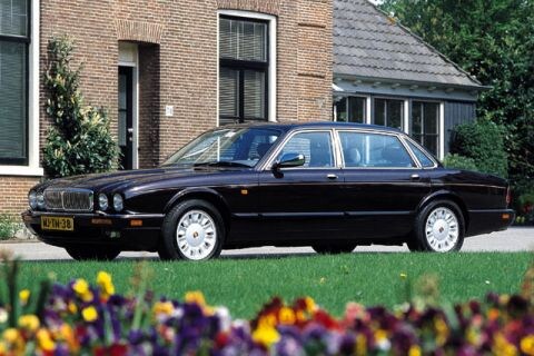 Daimler Double Six