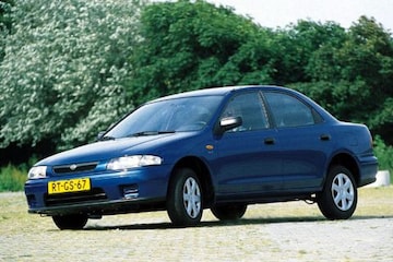 Mazda 323 Sedan 2.0 D GLX
