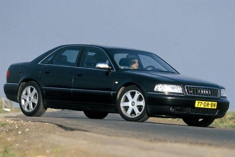 Audi S8 (2000)