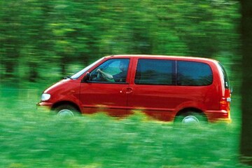 Nissan Serena 2.0 SE