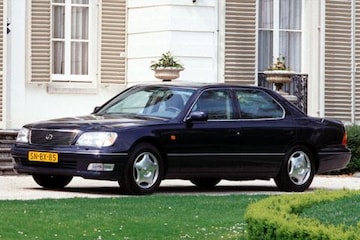Lexus LS 400