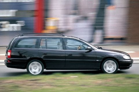 Opel Omega SW 2.2-16V Business Edition (2001)