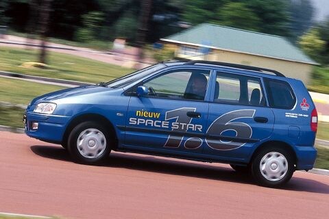 Mitsubishi Space Star 1.6 Family (2001)