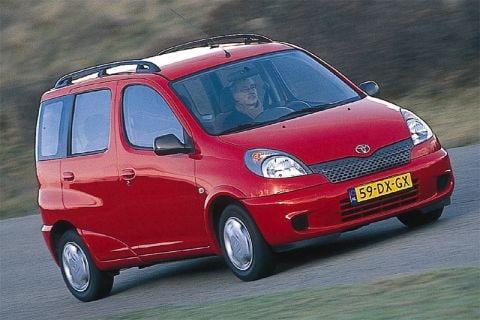 Toyota Yaris Verso 1.3 VVT-i Linea Luna E (2001)