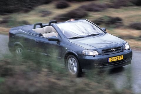 Opel Astra Cabrio 2.2-16V (2002)
