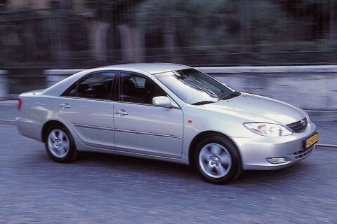 Toyota Camry 2.4 16v VVT-i Linea Sol (2002)
