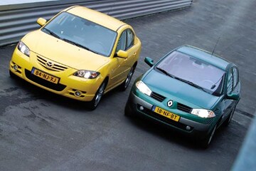 Mazda3 sedan 1.6 Executive  Renault Mégane 1.6 16