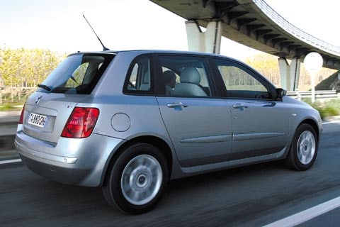 Test: Fiat Stilo 1.4 16V & 1.9 MultiJet (2004)