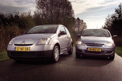 Citroën C2 1.4 HDI Ligne Prestige  Opel Corsa 1.3