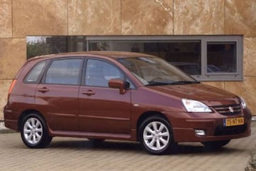 Suzuki Liana