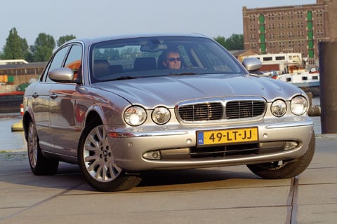 Jaguar XJ8 3.5 Executive (2004)