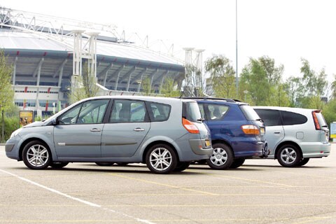 Renault Grand Scénic 2.0 Dynamique Luxe – Toyota Avensis Verso 1.8 Linea Luna – 