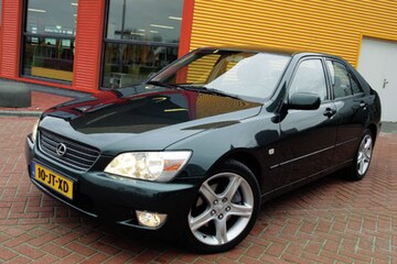 Lexus IS200