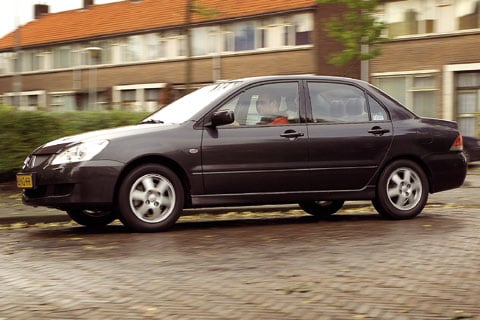 Mitsubishi Lancer 1.6 Comfort (2004)