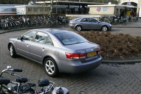 Hyundai Sonata 2.4 StyleVersion - Mazda 6 2.0 Touring