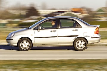 Suzuki Liana Sedan 1.6 GLX
