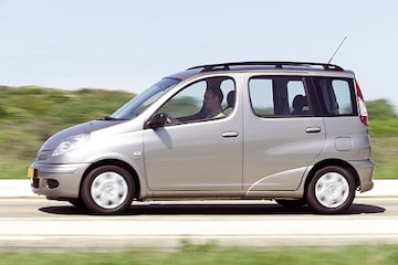 Toyota Yaris Verso 1.3 16v VVT-i Linea Terra