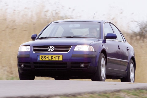 Volkswagen Passat 2.0 5V (2003)