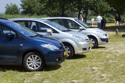 Mazda 5 1.8 Executive, Renault Grand Scénic 1.6 16V Dynamique Comfort, Toyota Co