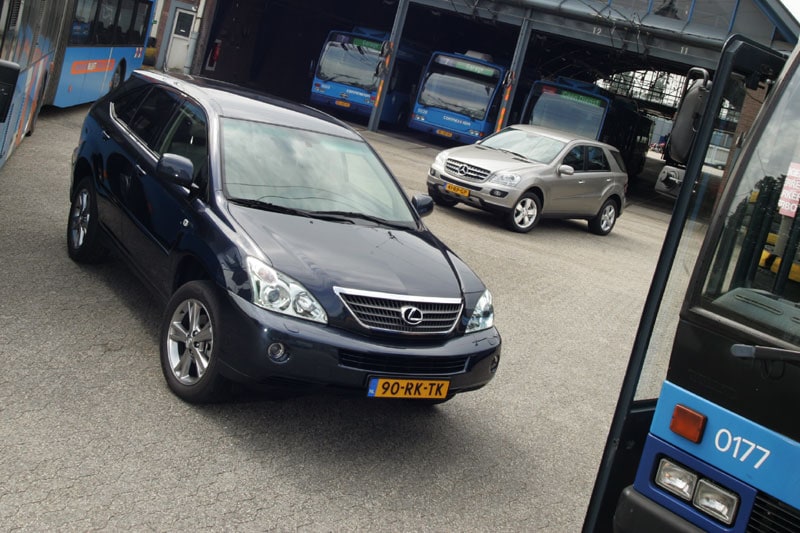 Mercedes vs Lexus