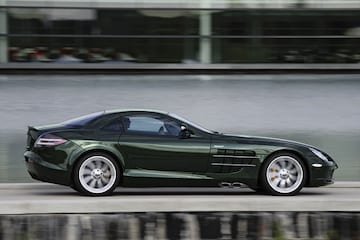Mercedes-Benz SLR