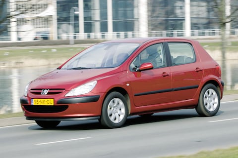 Peugeot 307 XT 1.4 16V (2004)