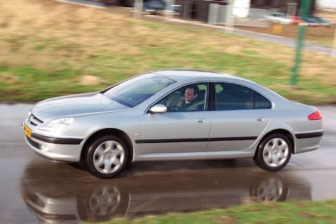 Peugeot 607 3.0 V6 24V Executive (2004)