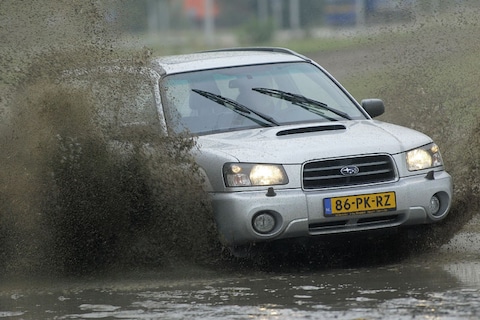 Subaru Forester 2.5 XT AWD (2004)