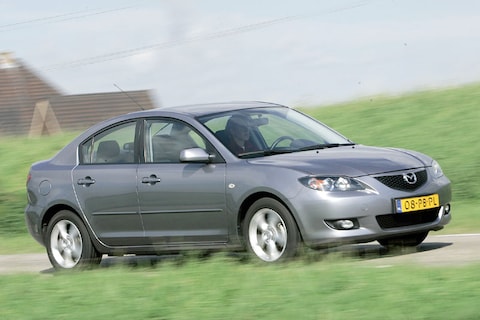 Mazda 3 Sedan 1.6 Executive (2005)