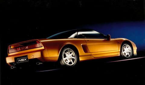 'McLaren en Honda aan straatauto'