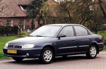 Kia Mentor