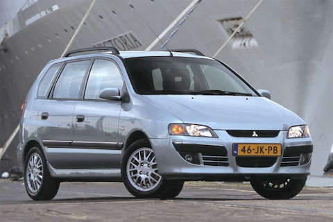 Mitsubishi Space Star 1.6 Invite Silver Pack