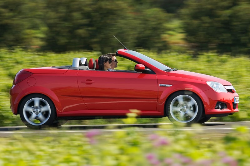 Opel Tigra TwinTop 1.4 Linea Rosso prijs en specificaties