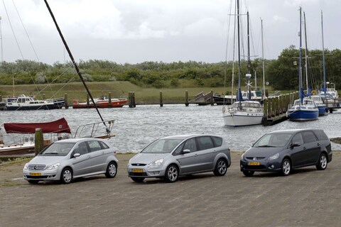 Test: Ford S-Max 2.0 16v - Mitsubishi Grandis  2.4- Mercedes-Benz B 200