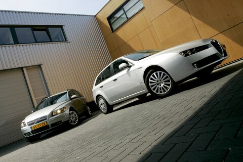 Test: Alfa Romeo 159 Sportwagon 2.2 JTS - Volvo V50 2.4i