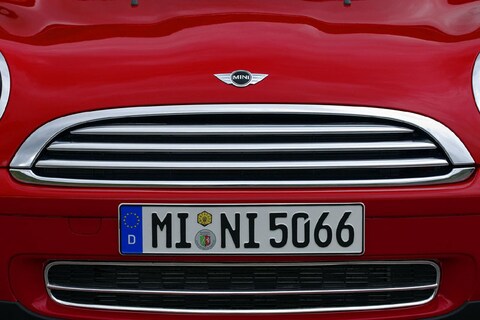 Mini SUV van BMW en Magna