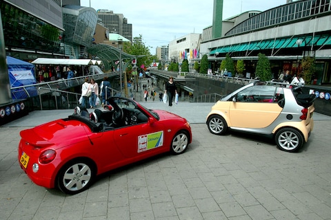 Daihatsu Copen 1.3 DVVT - Smart Fortwo Cabrio by Judith Osborn