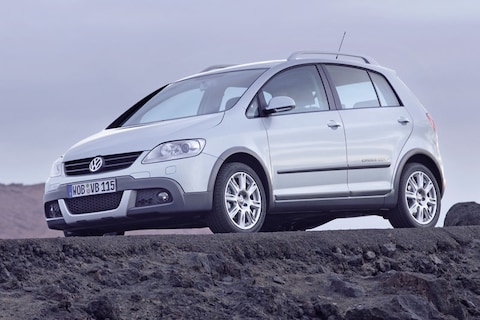 Op het hoogtepunt van de crossmanie moest zelfs 'Golf 65 Plus' stoer doen: Volkswagen CrossGolf