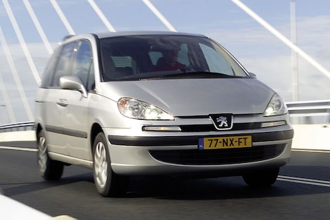 Peugeot 807 SV 2.2 HDiF (2005)