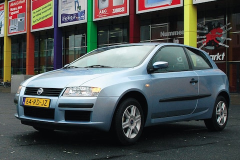 Fiat Stilo 1.4 16v Actual (2005)